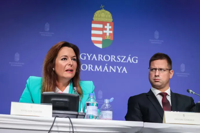 Eszter Vitályos and Gergely Gulyás at the press briefing on 11 April 2023 – Photo: István Huszti / Telex