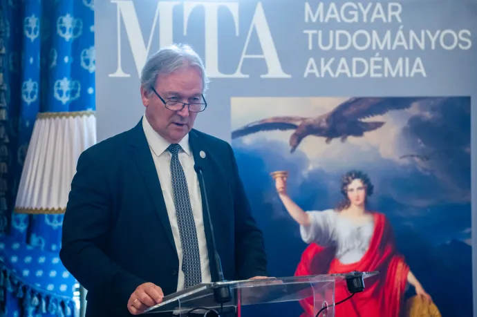 Freund Tamás: Uszító, fenyegető, politikai és ideológiai elfogultságot tükröző támadások érik a Magyar Tudományos Akadémiát